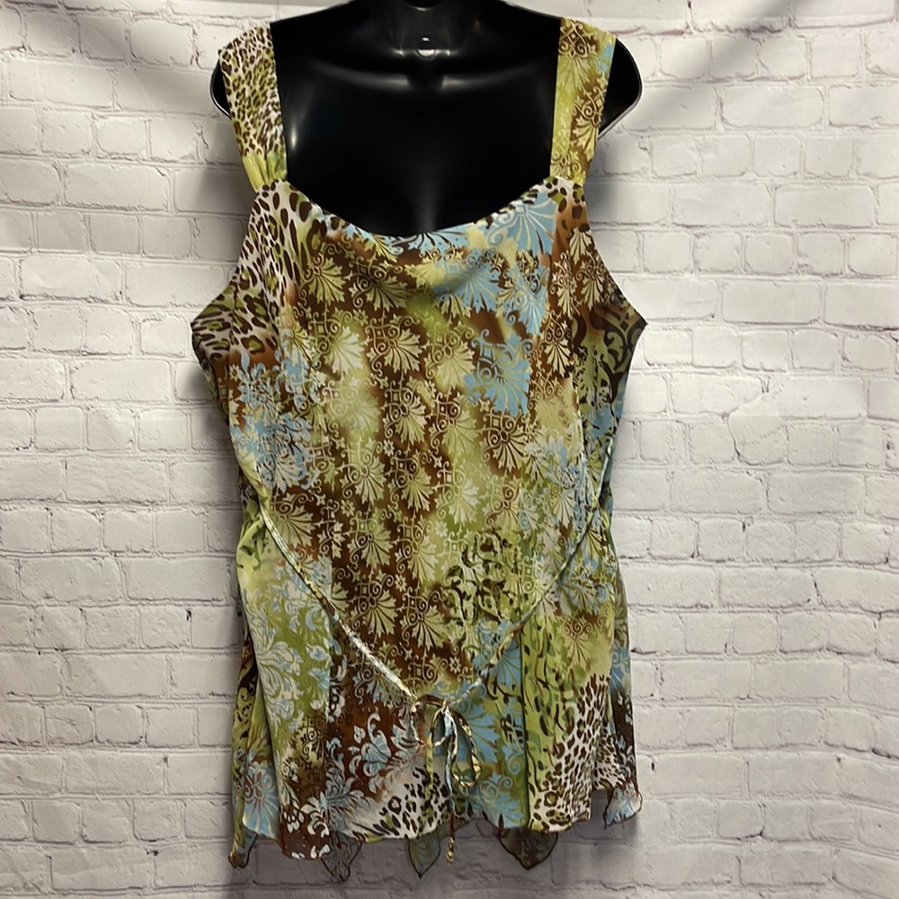 Plus Womans sleeveless blouse 2X - Picture 5 of 12